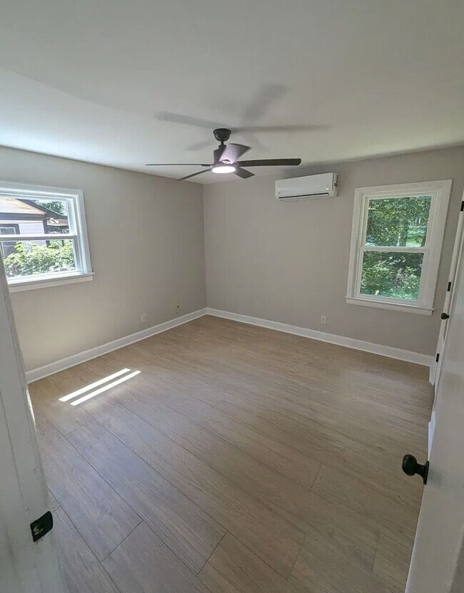 Foto del edificio - 2846 Kenhill Dr