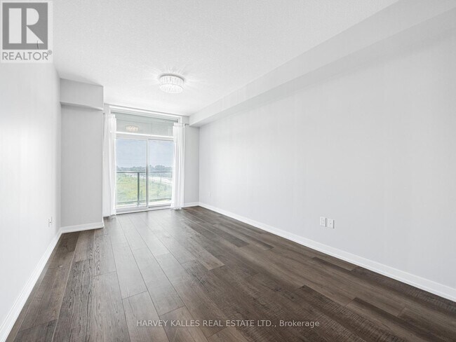 Photo du bâtiment - 450-450 Dundas St E