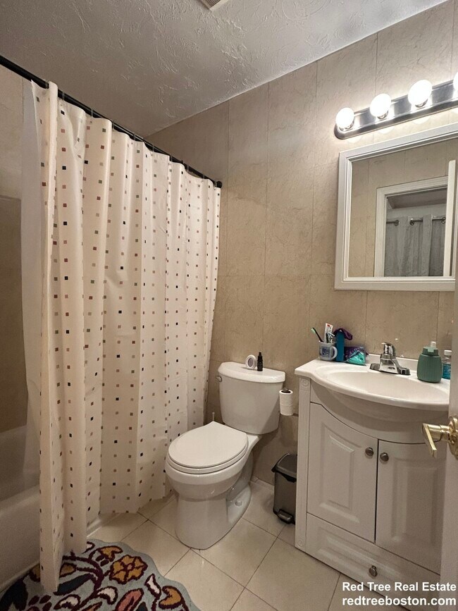 Building Photo - 191 Winthrop Rd