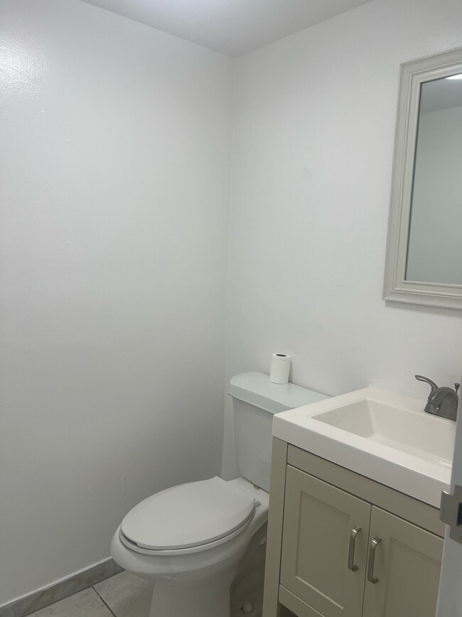 Foto del edificio - 2450 NE 135th St