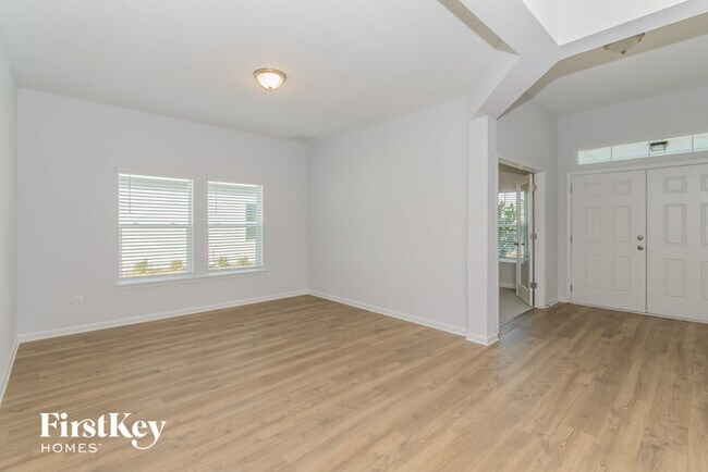 Building Photo - 3614 Oglebay Dr