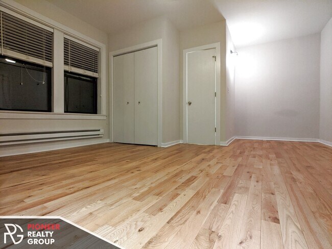 Foto del edificio - 2424 N Kedzie Blvd