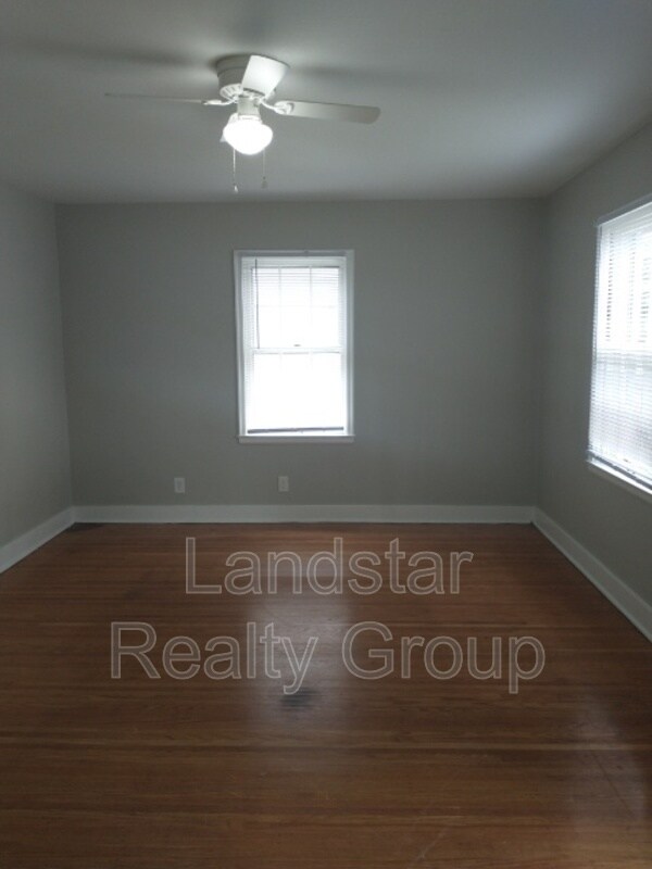 Building Photo - 1105 Berry Blvd