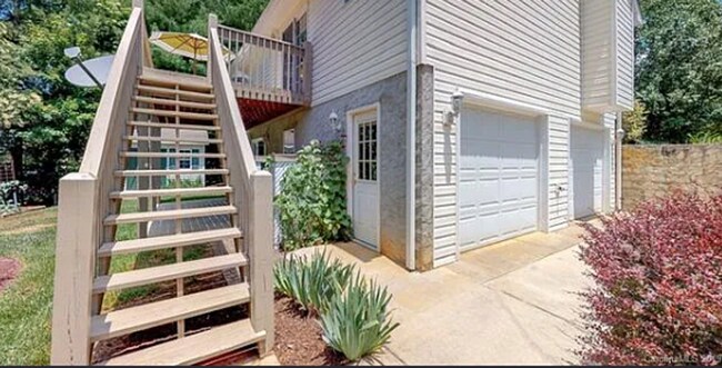 Foto del edificio - Gorgeous home in Weaverville available now!