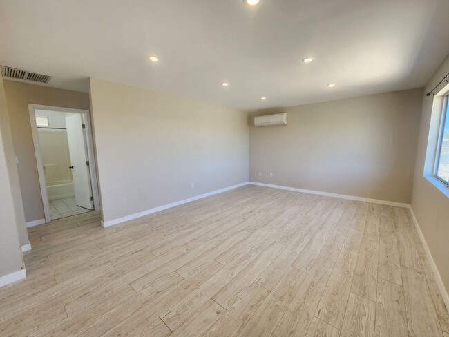 Building Photo - **COMING SOON** 2 Bedroom 2 Bath House near Downtown