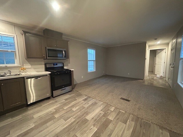 Foto del edificio - 39500 Warren Rd