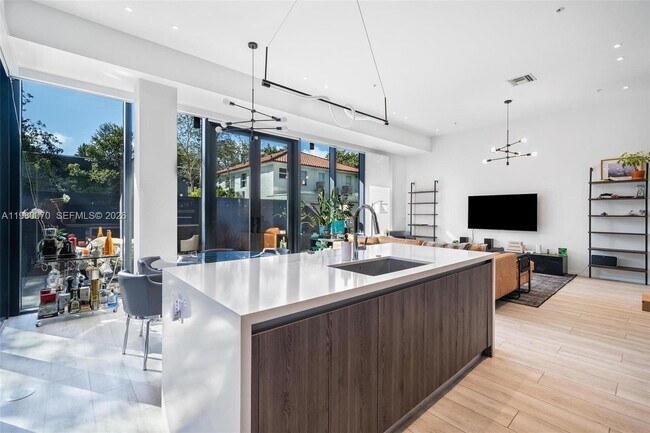 Foto del edificio - 3156 SW 27th Ave