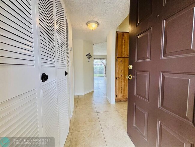 Foto del edificio - 2391 NW 89th Dr