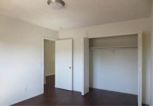 Building Photo - 447 W Elk Ave