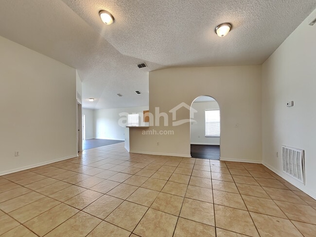 Building Photo - 8058 Misty Meadow Ct N