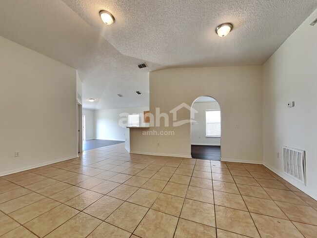 Foto del edificio - 8058 Misty Meadow Ct N