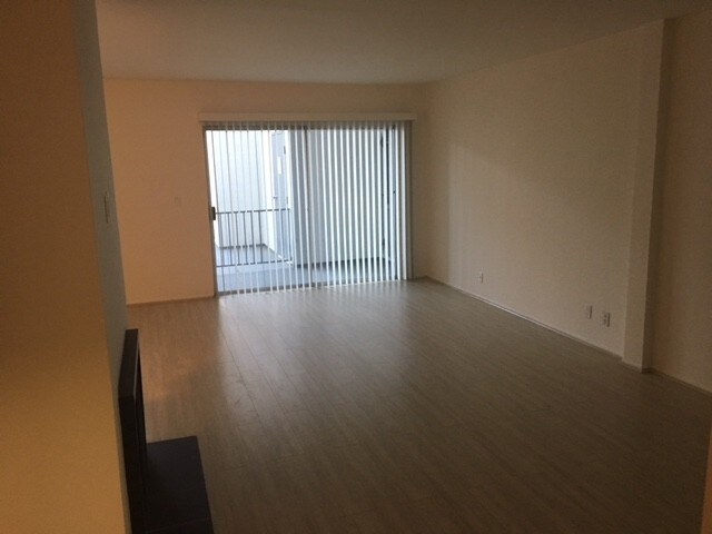 Living Room - 1012 3rd St