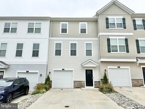Building Photo - 310 Red Currant Wy