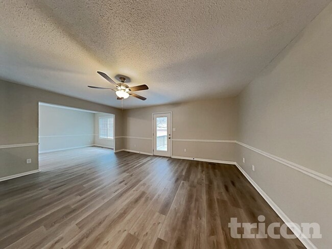 Foto del edificio - 437 Bradford Cir