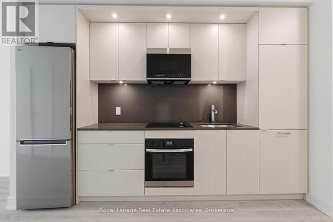 Building Photo - 25 Cordova Ave