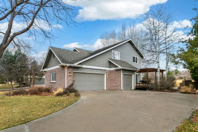 Foto del edificio - Beautiful 4Bd Fort Collins Home on ½ acre ...