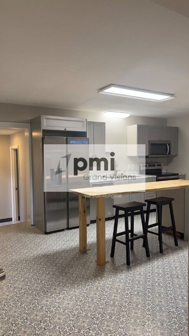 Foto del edificio - 1528 Division St