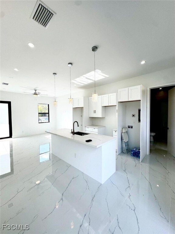 Foto del edificio - 3107 Leeland Heights Blvd E