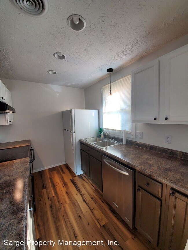 Building Photo - 2 br, 1 bath House - 1612 E Harrison St