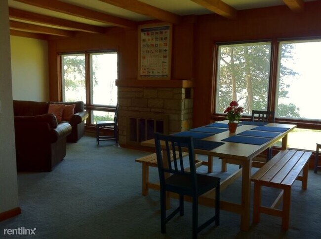 Building Photo - 2 br, 1 bath House - 651 S Ferry Dr