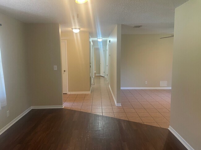 Foto del edificio - 156 SE Polk Ln