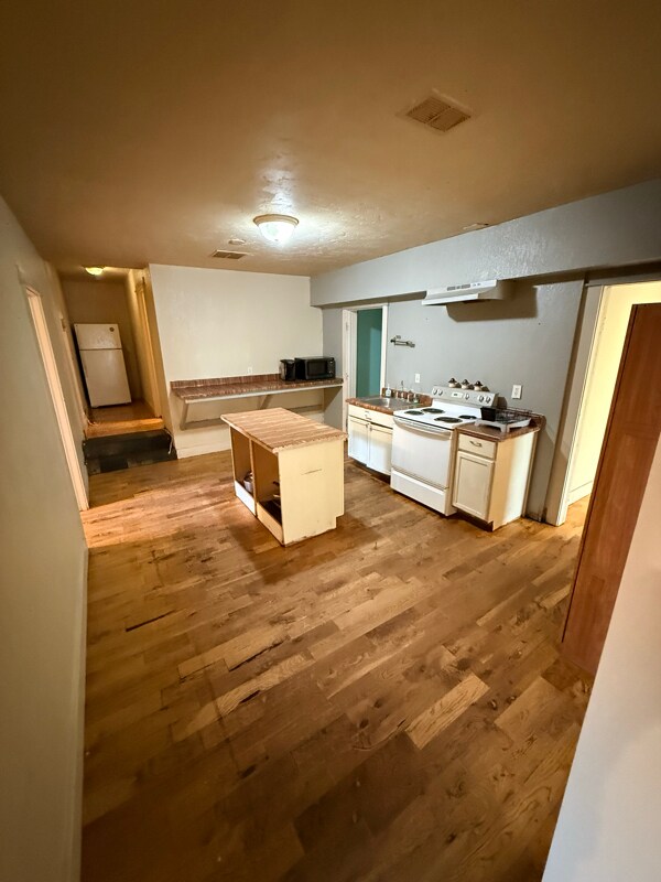 Foto del edificio - 123.5 S Latah St