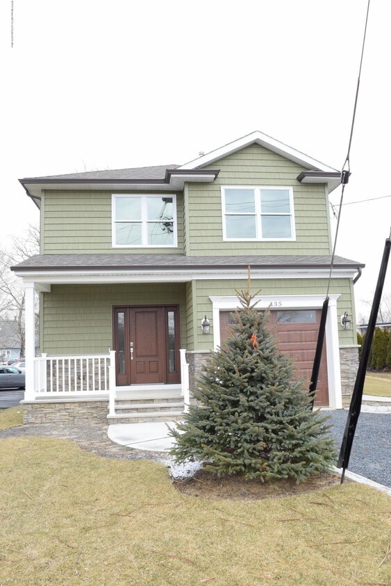 Primary Photo - 135 Avery Ave