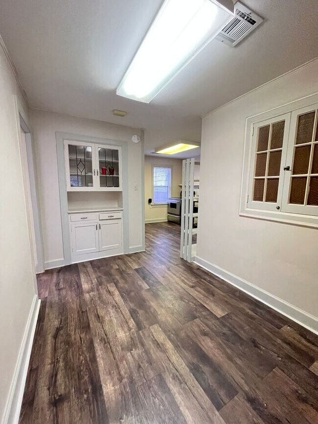 Foto del edificio - Spacious 1 bed 1 bath