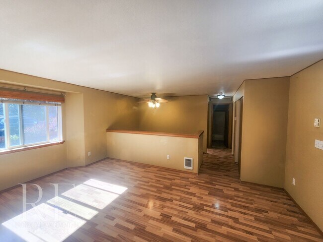 Foto del edificio - MILITARY DISCOUNT - $75/MO OFF!!