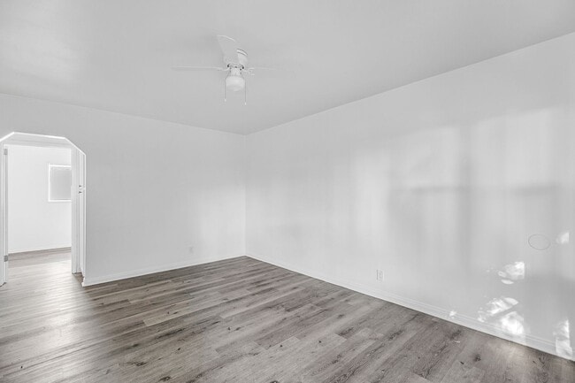 Foto del edificio - 13410 S Vermont Ave