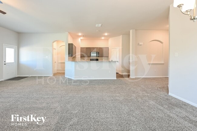 Building Photo - 14785 Country Club Dr