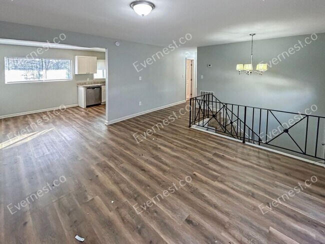 Building Photo - 221 Whipporwill Way