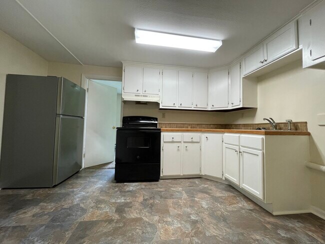 Building Photo - 88 Dunne Ave