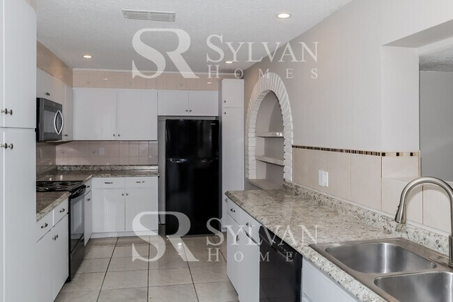 Foto del edificio - Enjoy living the good life in this 4 bedro...