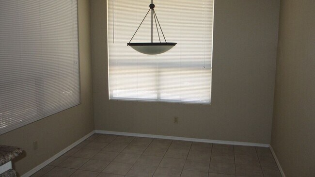Foto del edificio - 2471 W Hemlock Way