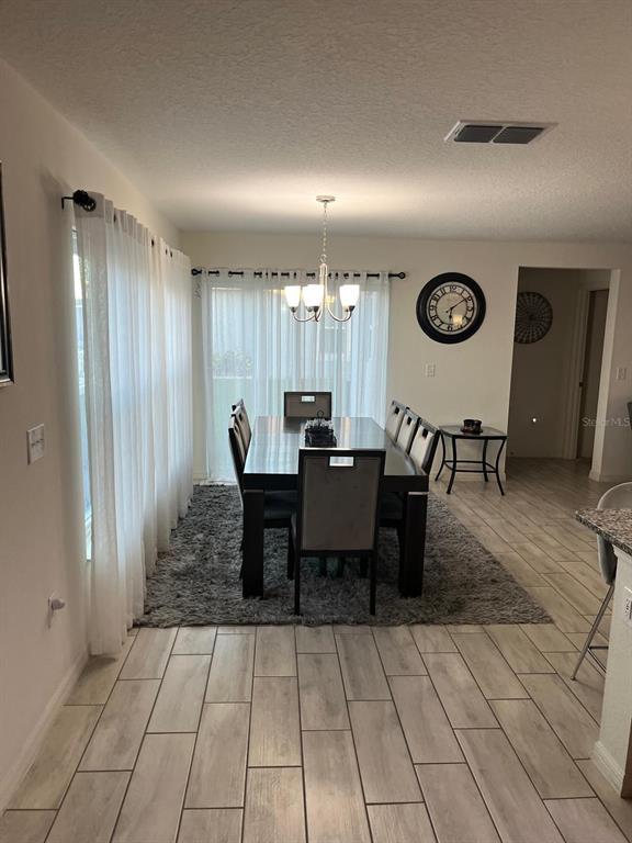 Foto del edificio - 4668 Glencrest Loop