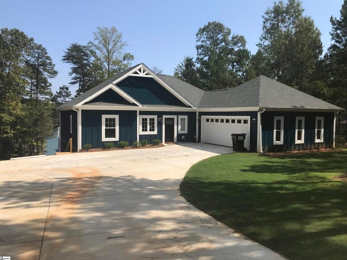 347 McAlister Rd, West Union, SC 29696 Condo for Rent in West Union, SC