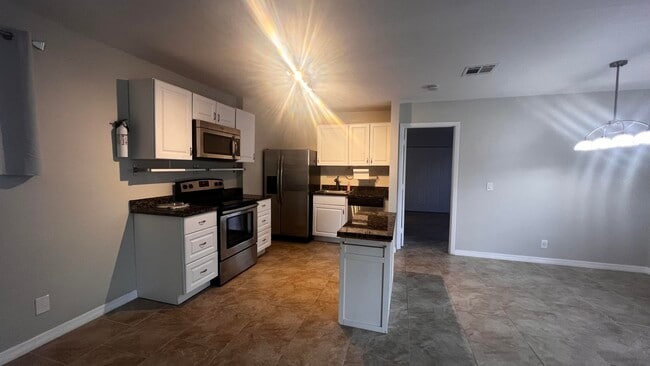 Building Photo - 14 Crossings Cir
