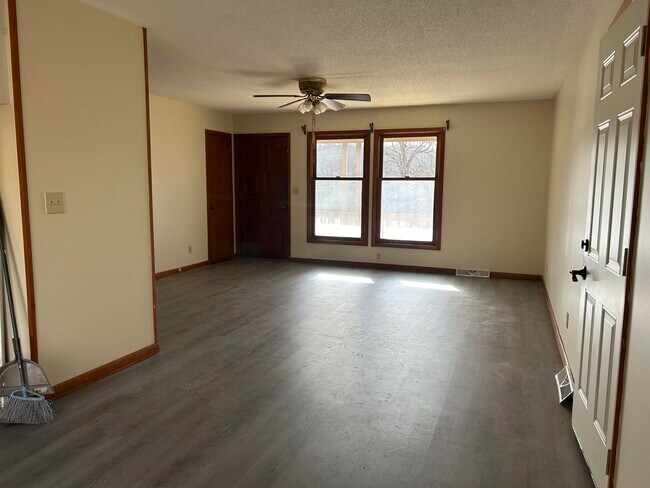 Foto del edificio - 225 E Lakeshore Dr