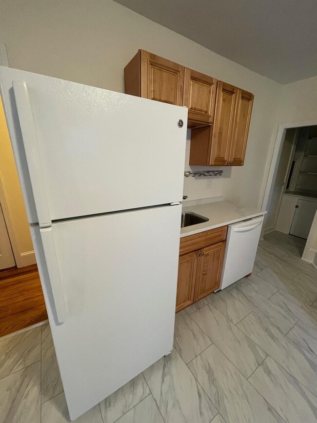 Foto del edificio - 40 Linden Ave