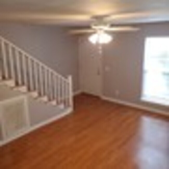 Building Photo - 211 Cliftview Dr
