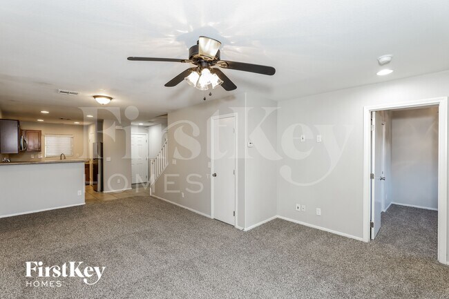 Foto del edificio - 8297 Oliver Twist Ln