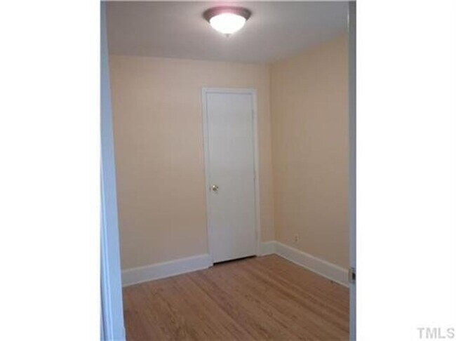 Foto del edificio - Spacious 4 Bed Close to Everything in Durham!
