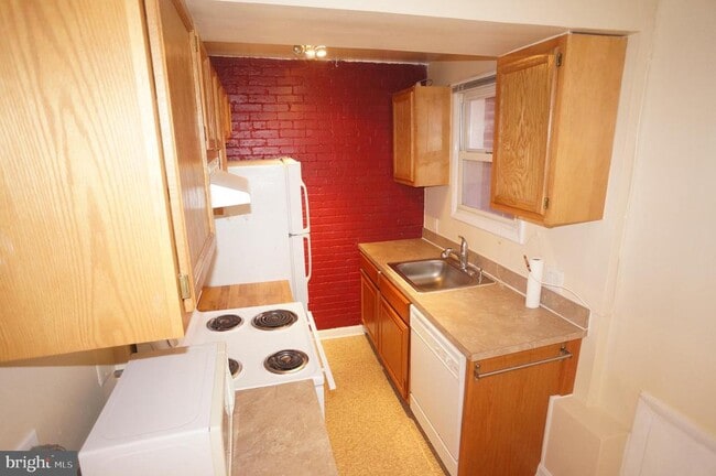 Building Photo - 471 M St NW