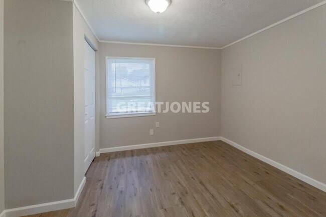 Foto del edificio - 2181 Floyd Bradford Rd