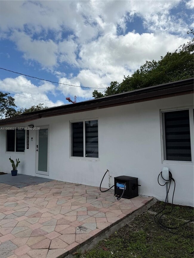 Building Photo - 10030 W Guava St