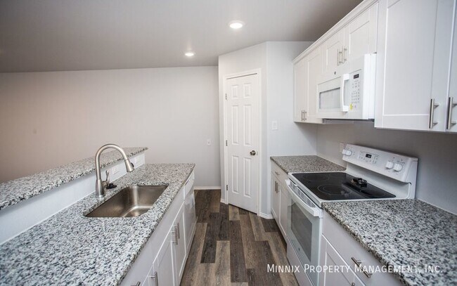 Building Photo - 5605 Kemper St