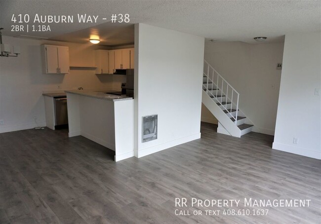 Foto del edificio - Updated 2-Level Condo in Desirable Complex!