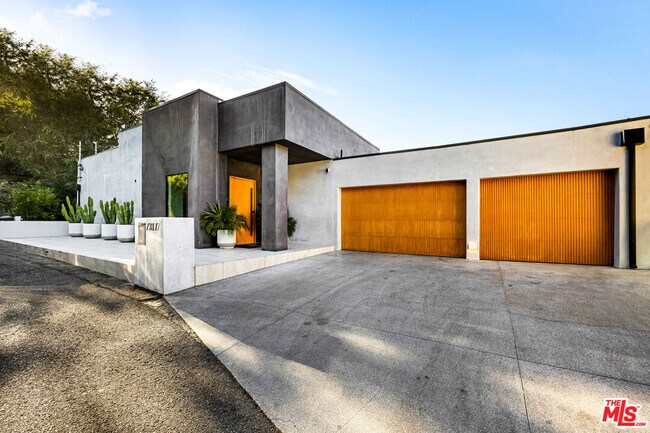 Foto del edificio - 7317 Caverna Dr