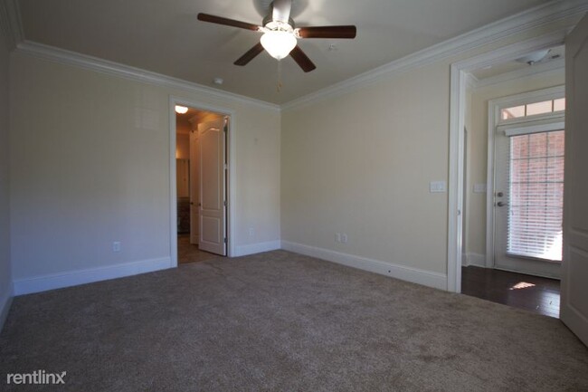 Building Photo - 2151 Peachford Rd